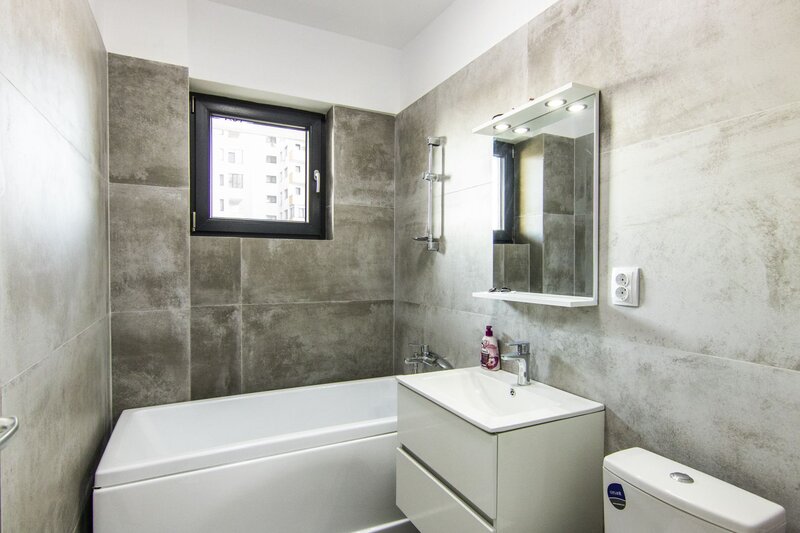 Apartamentul 2 Camere, bucatarie inchisa, balcon, mobilat/utilat, 5 minute Metrou, bloc nou
