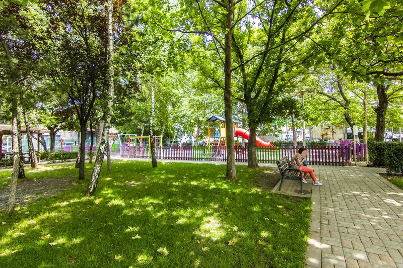 Apartamentul 2 Camere, bucatarie inchisa, balcon, mobilat/utilat, 5 minute Metrou, bloc nou